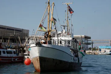 El Handala llega al puerto de Dénia 09