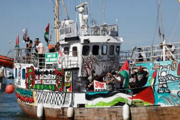 El Handala llega al puerto de Dénia 11