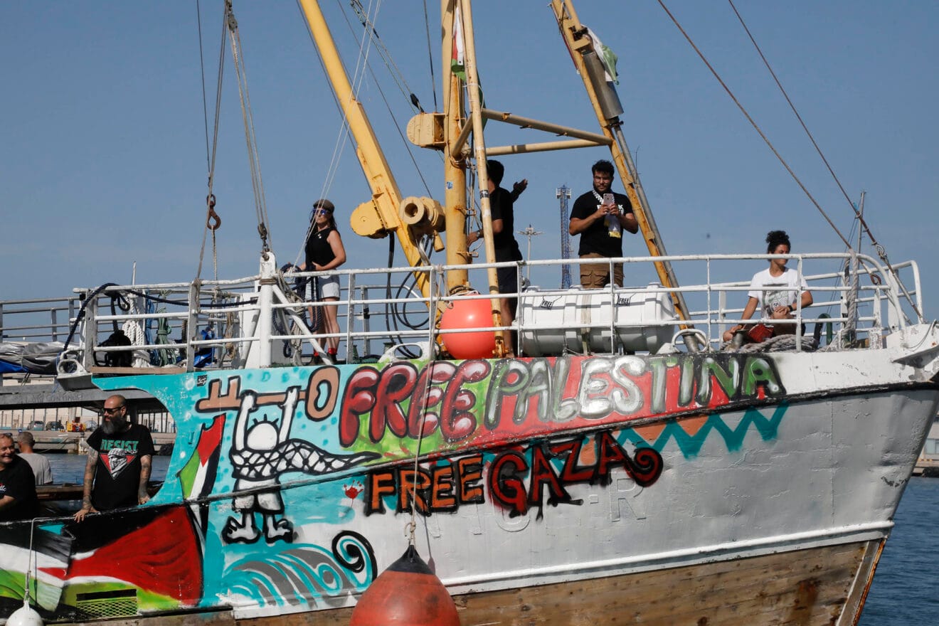 El Handala llega al puerto de Dénia 12