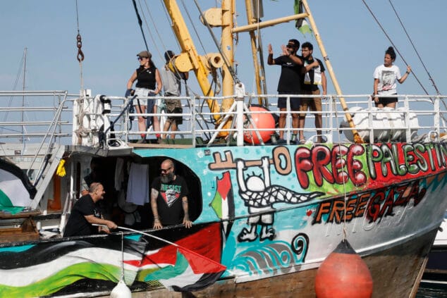 el handala llega al puerto de denia 15