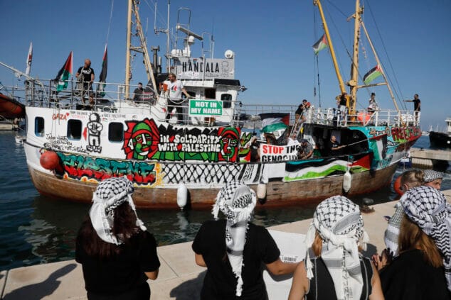 el handala llega al puerto de denia 22