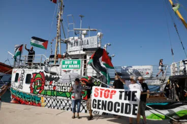 El Handala llega al puerto de Dénia 30