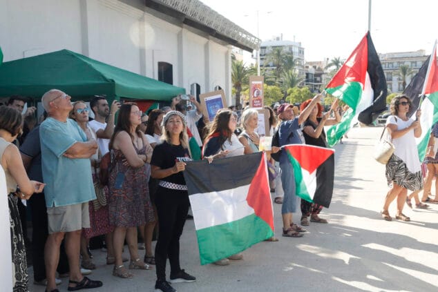 el handala llega al puerto de denia 31