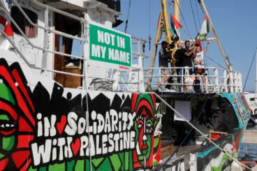 El Handala llega al puerto de Dénia 36