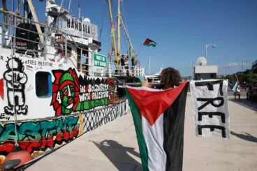 El Handala llega al puerto de Dénia 37