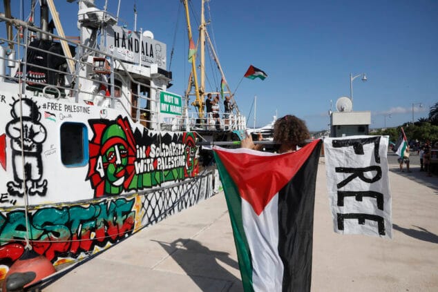 el handala llega al puerto de denia 37