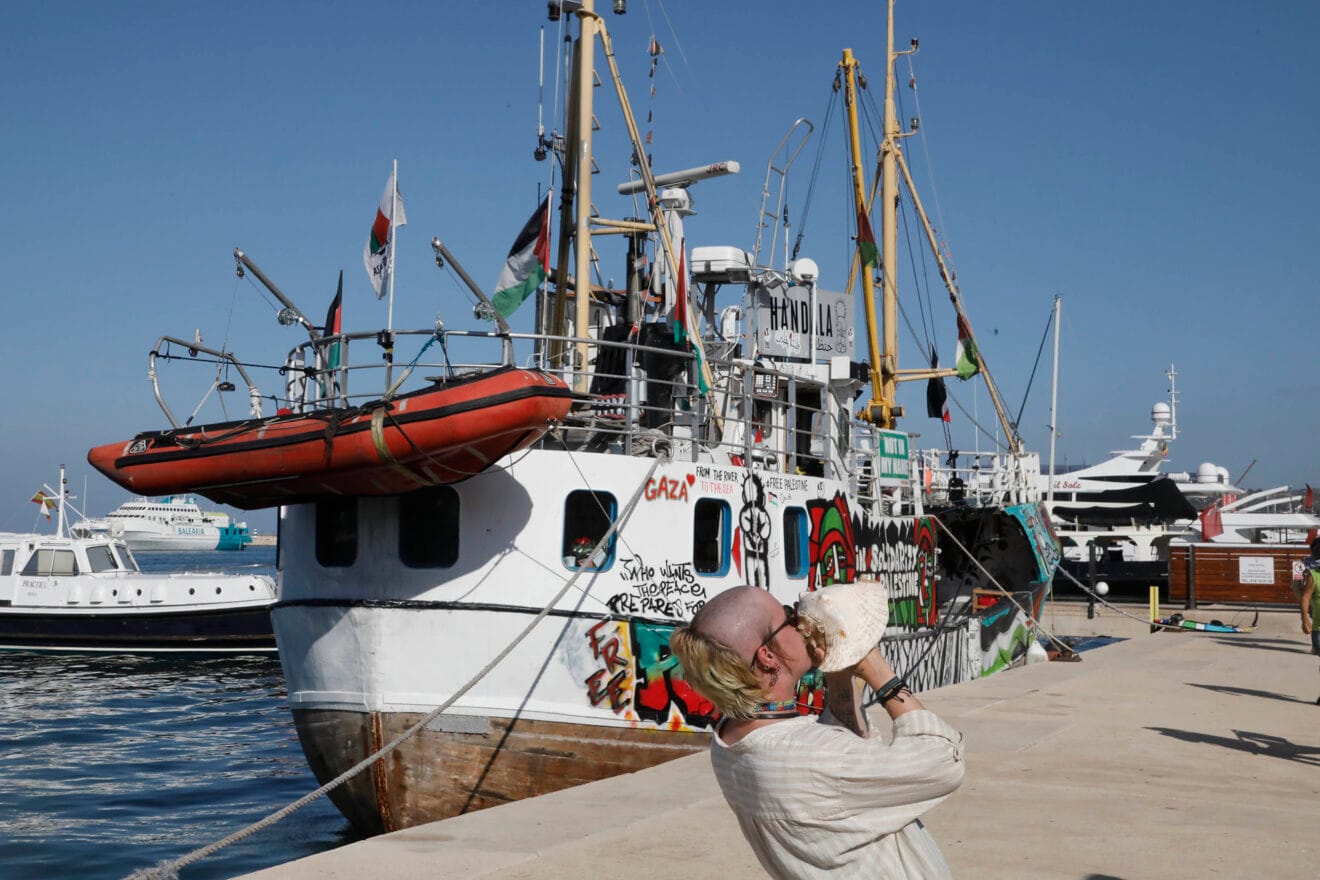 El Handala llega al puerto de Dénia 39