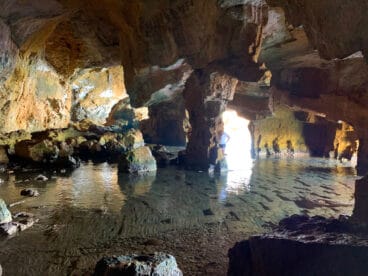 Interior de la Cova Tallada