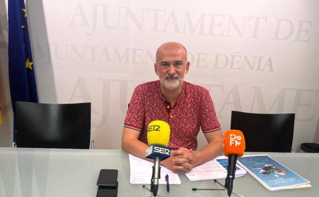 Imagen: Javier Scotto, concejal de Movilidad de Dénia, durante la presentación del plan