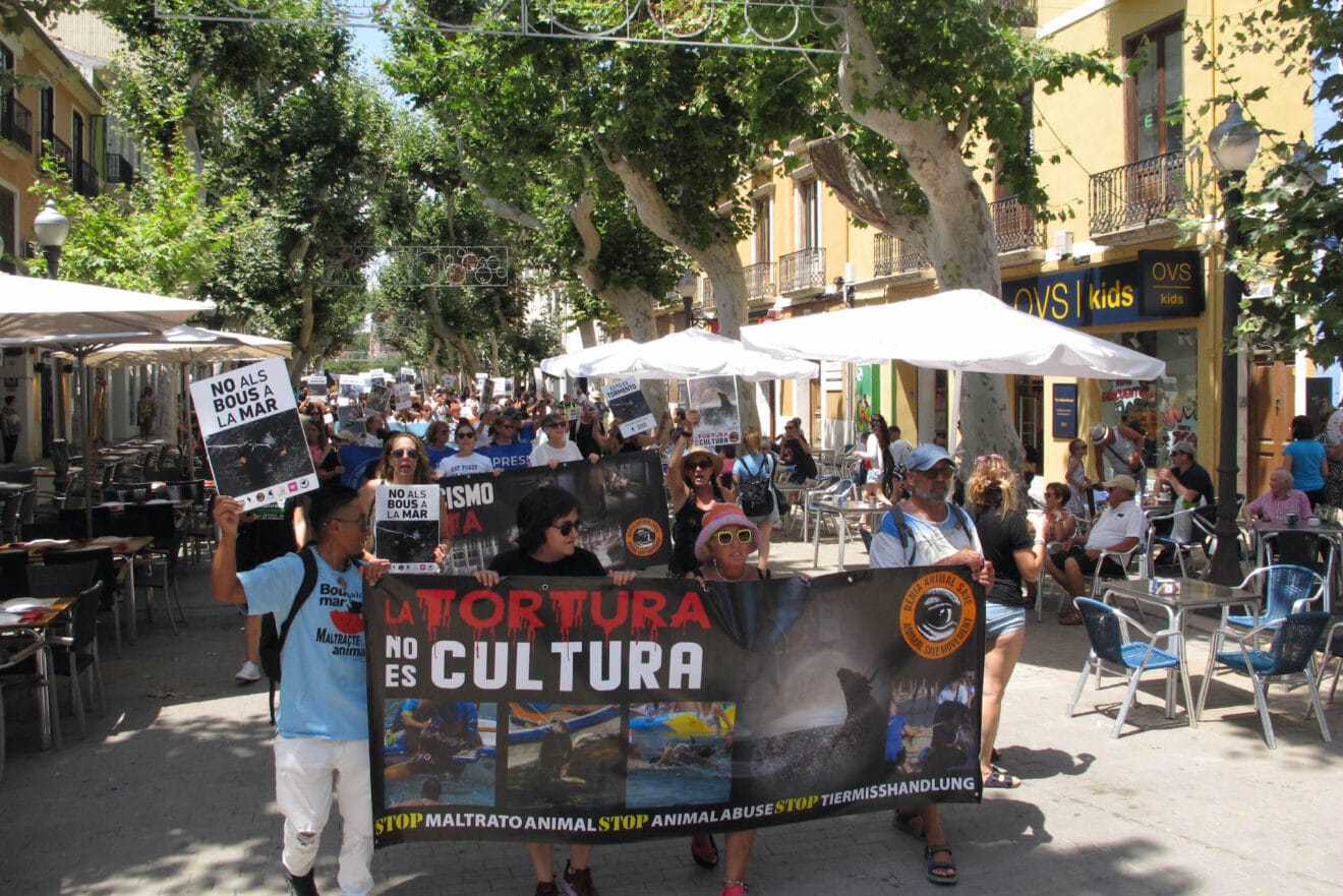 Manifestación antitaurina en Dénia 11
