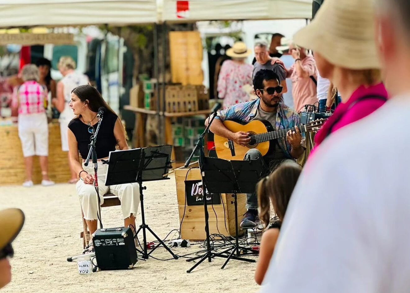 Música en directo. Mercat del Riurau.
