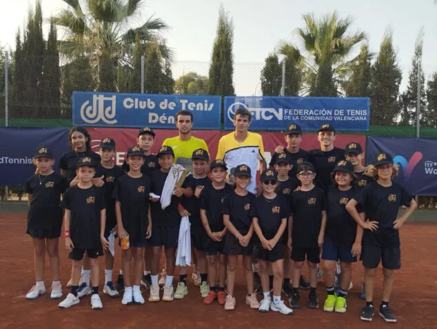 Pol Martín, vencedor del Torneo Internacional Orysol 'Ciudad de Dénia' 2 Imagen: Pol Martín y Rafael Jodar en la final del torneo