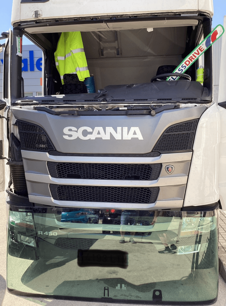 Reparación de lunas y pulido de faros, servicios esenciales para la seguridad y el rendimiento de tu vehículo