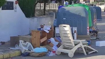 Residuos en las calles de Dénia