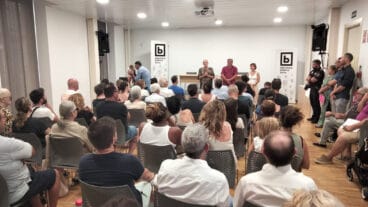 reunion del ayuntamietno con los vecinos afectados dest