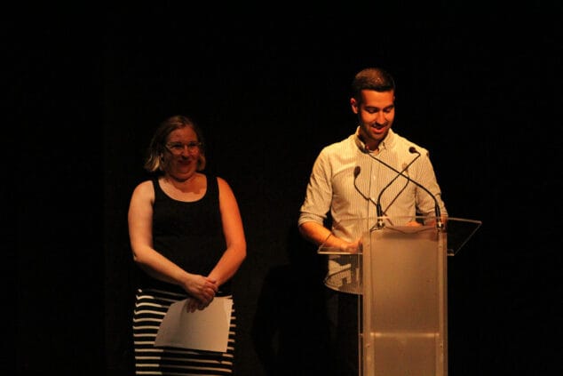 Imagen: Valen Alcalà, regidor de Juventud de Dénia, en la gala de LLunàtics y Dinàmics