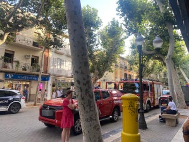 Vehículos de Bomberos en Marqués de Campo esta tarde