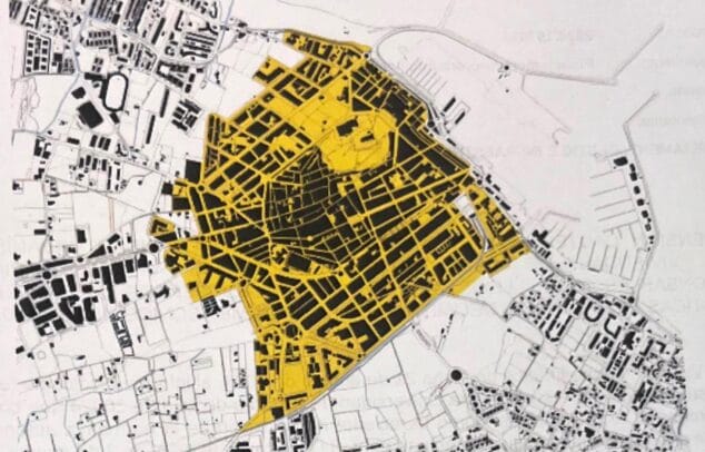 Imagen: En amarillo, el casco urbano de Dénia