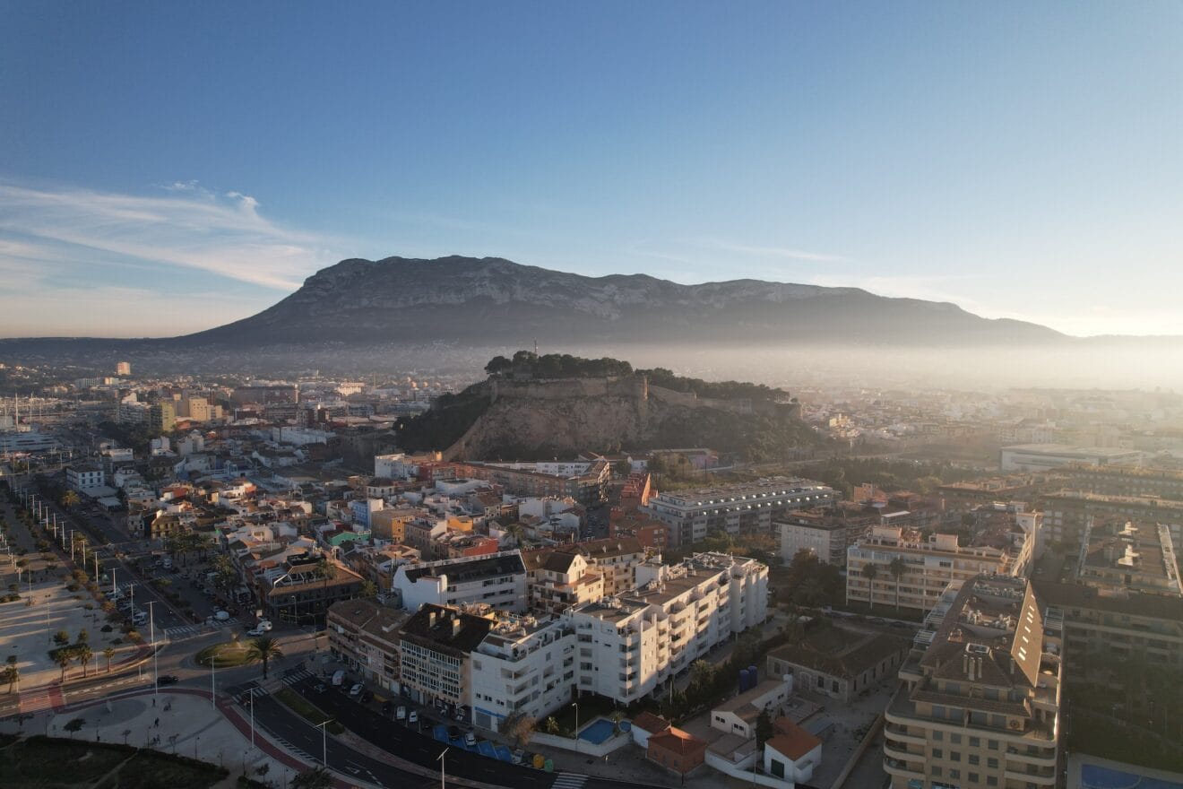 Casco urbano de Dénia desde el aire