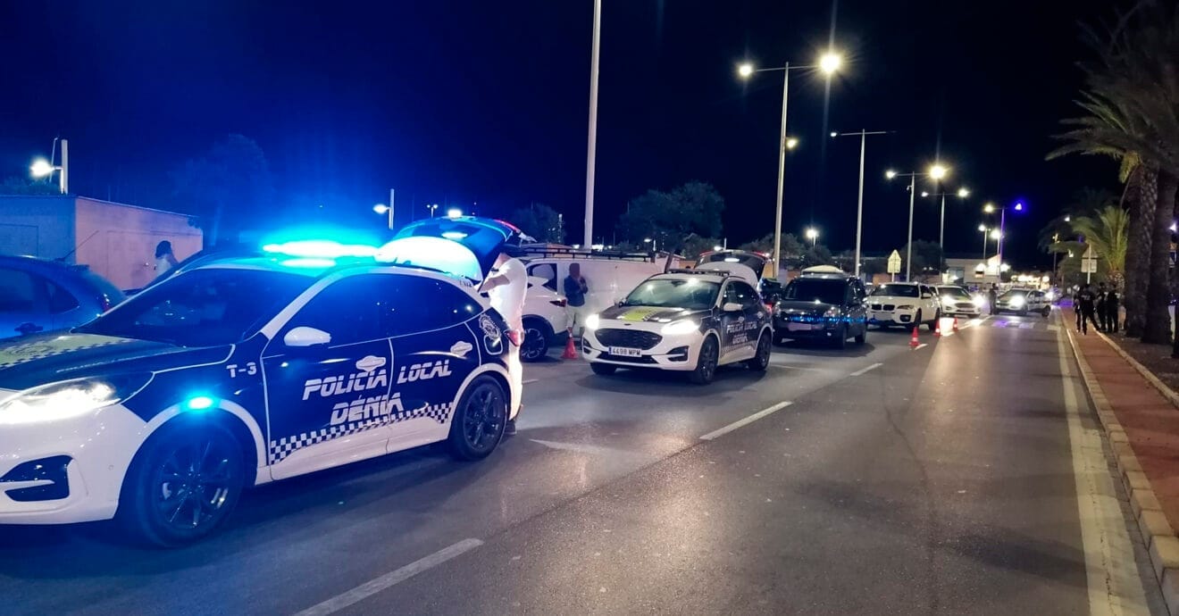 Control nocturno de la Policia Local de Dénia este verano 2024