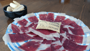 Degusta un buen plato de jamón ibérico