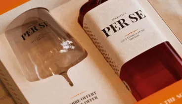 Degusta una exquisita selección de bebidas en Saborea