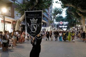 Desfile de Moros y Cristianos previo a la recepción cristiana de Dénia 10