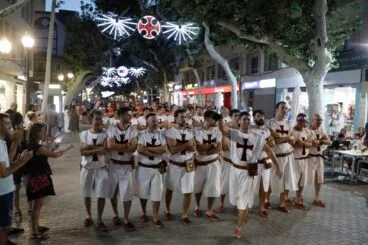 Desfile de Moros y Cristianos previo a la recepción cristiana de Dénia 16