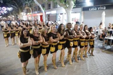 Desfile de Moros y Cristianos previo a la recepción cristiana de Dénia 21