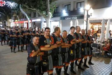 Desfile de Moros y Cristianos previo a la recepción cristiana de Dénia 27