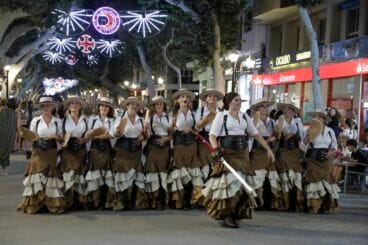 Desfile de Moros y Cristianos previo a la recepción cristiana de Dénia 28