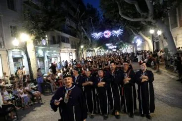 Desfile de Moros y Cristianos previo a la recepción cristiana de Dénia 45