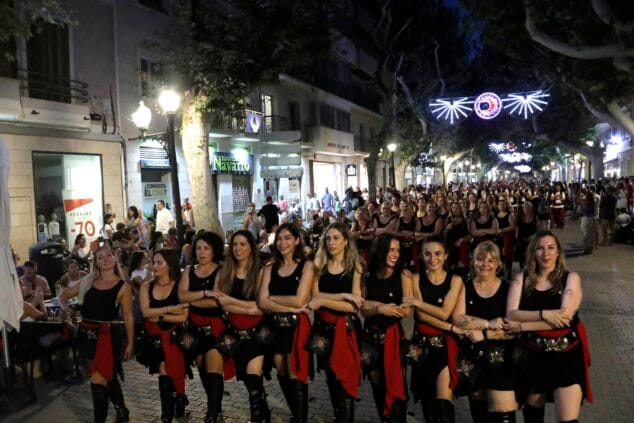 desfile de moros y cristianos previo a la recepcion cristiana de denia 46