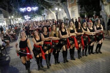 Desfile de Moros y Cristianos previo a la recepción cristiana de Dénia 47