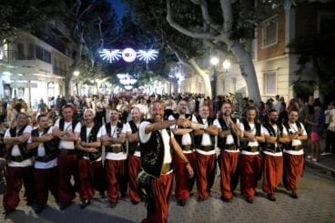 Desfile de Moros y Cristianos previo a la recepción cristiana de Dénia 52