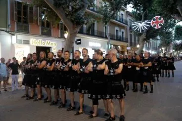 Desfile de Moros y Cristianos previo a la recepción cristiana de Dénia 7