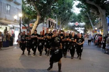 Desfile de Moros y Cristianos previo a la recepción cristiana de Dénia 8