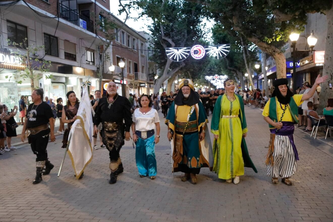 Desfile de Moros y Cristianos previo a la recepción cristiana de Dénia 9