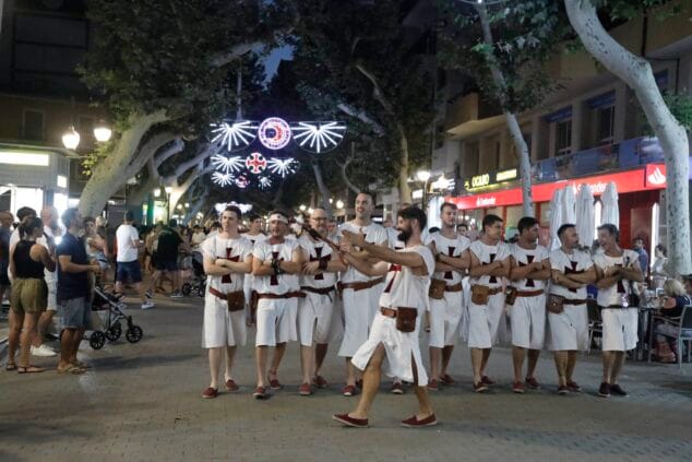 desfile de moros y cristianos previo a la recepcion mora de denia 36