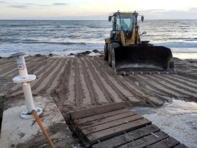 destrozos y mantenimiento de las playas de denia tras el temporal 3
