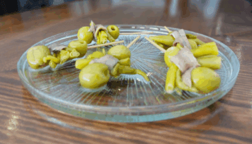 Disfruta de un buen aperitivo en una terraza acogedora en Dénia