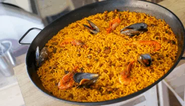 Disfruta de una deliciosa fideuá