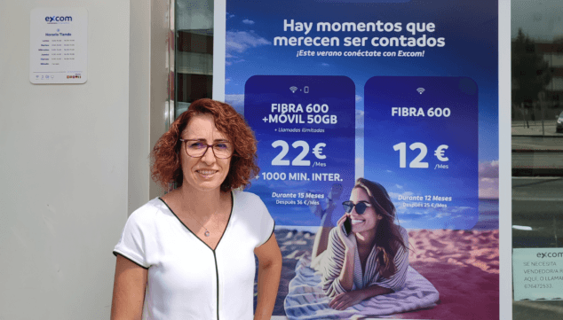 la profesional marga moncho en la tienda excom de denia