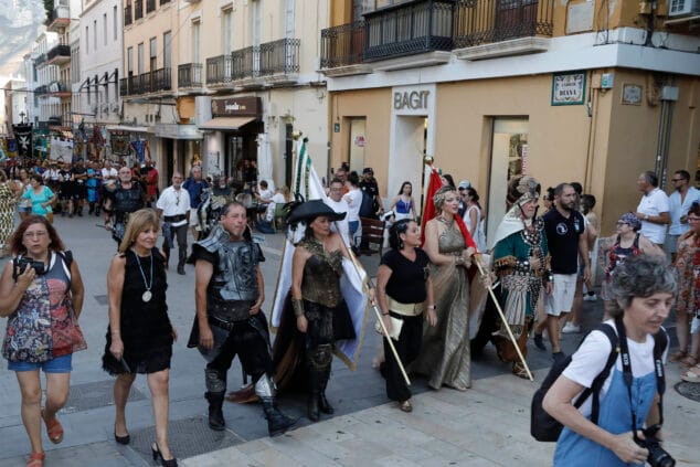 Las filaes de Dénia dan la bienvenida a las Fiestas de Moros y Cristianos 2024 con el tradicional pregón 56 pregon de moros y cristianos 2024 03