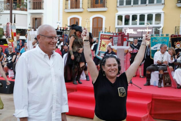 Las filaes de Dénia dan la bienvenida a las Fiestas de Moros y Cristianos 2024 con el tradicional pregón 15 pregon de moros y cristianos 2024 44