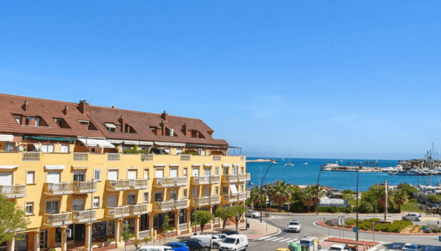 Imagen: Vive unas vacaciones de ensueño en un moderno y funcional apartamento de Dénia