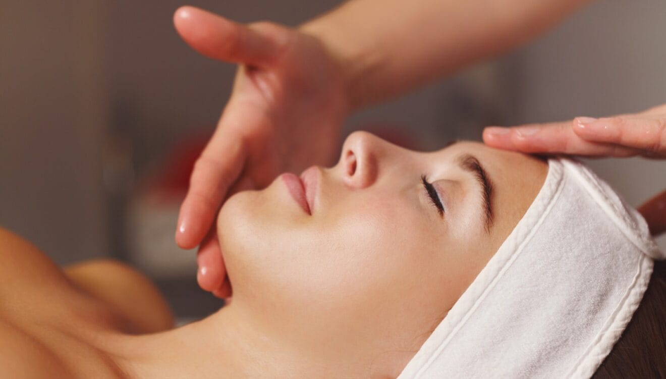 Logra una piel más firme y tonificada con este tratamiento no invasivo