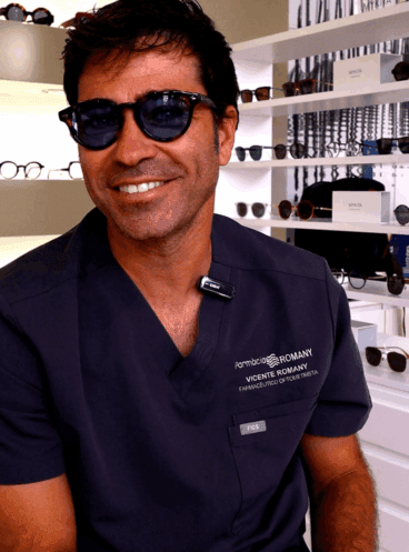 Descubre la variedad de estilos y colores de las gafas aperitivo en Óptica Romany