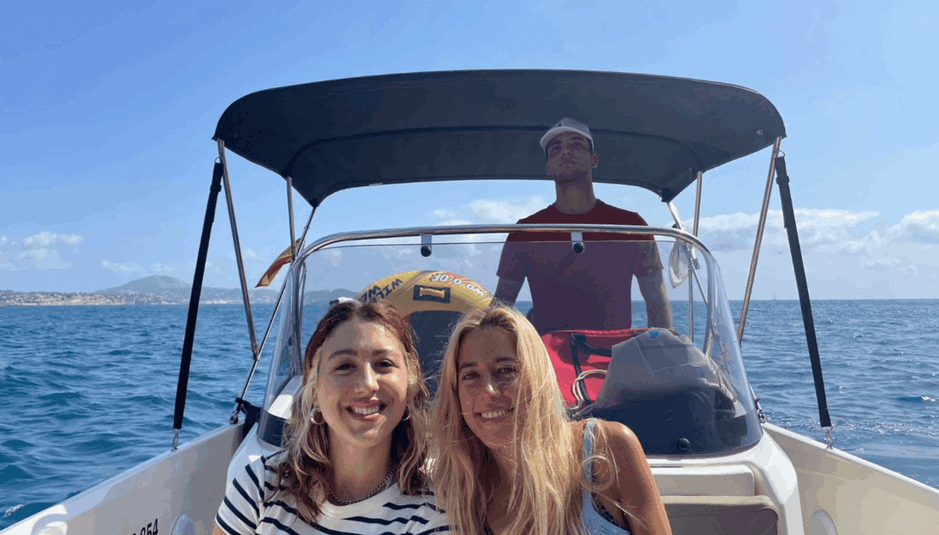 Disfruta de una gran experiencia surcando el Mar Mediterránea entre Altea y Calp