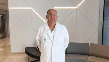 dr fernando sendra especialista en cirugia ortopedica y traumatologia en hcb denia